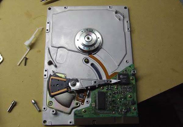 Из HDD - часы :)