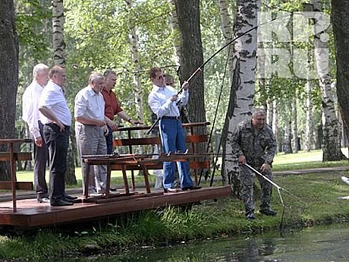 Руководство страны на рыбалке