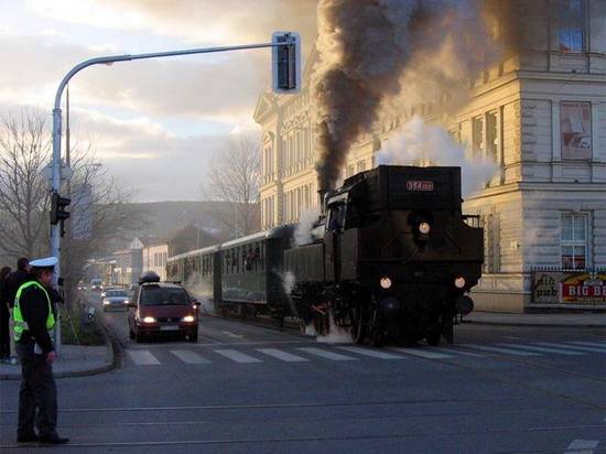 Поезда на улицах