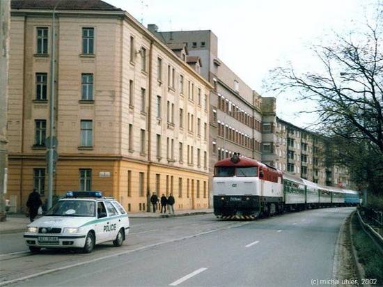 Поезда на улицах