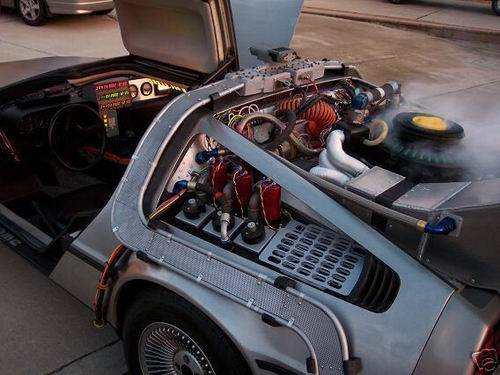 История нержавеющего DeLorean DMC-12