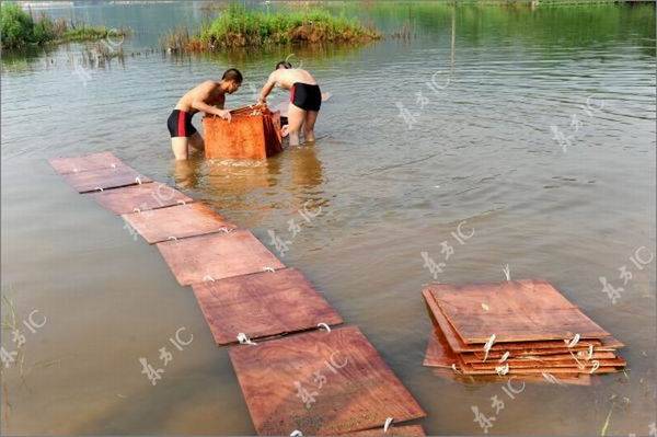 Как монахи монастыря Шаолинь бегают по воде