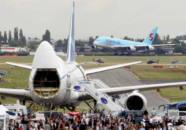 Авиашоу в Париже «Paris Air Show 2011»