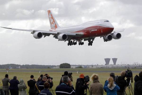 Авиашоу в Париже «Paris Air Show 2011»