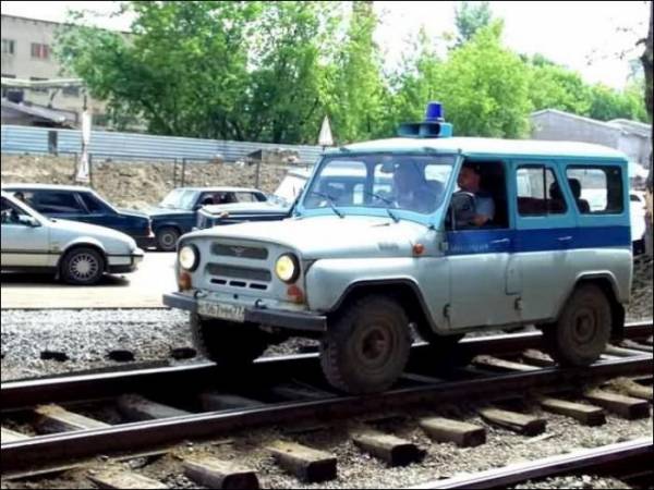 Наша служба и опасна и трудна..