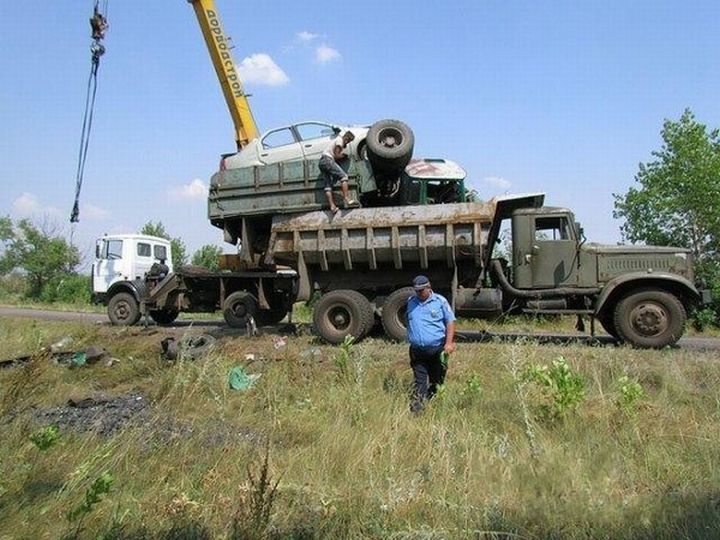 Эвакуация авто после аварии (3 фото)