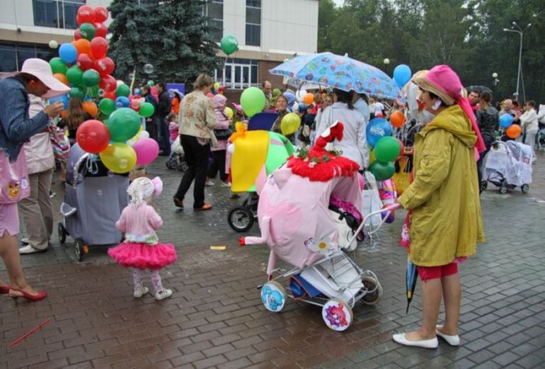 Парад детских колясок (28 фото)