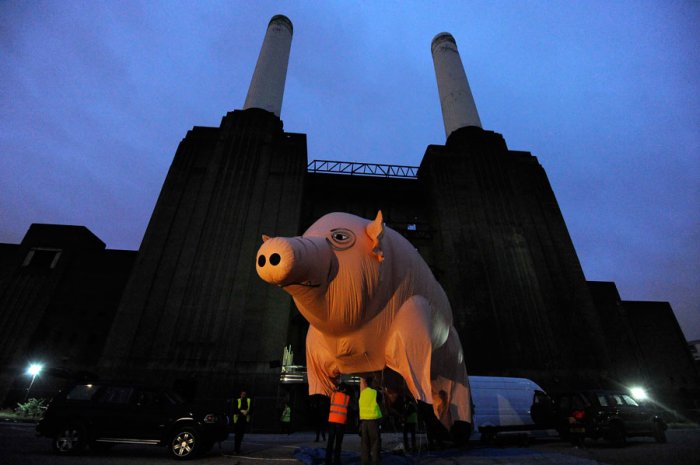 Над Лондоном вновь пролетела надувная свинья Pink Floyd