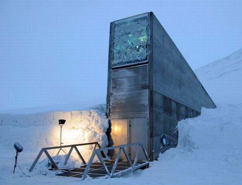 Глобальное зернохранилище в Норвегии (23 фото)