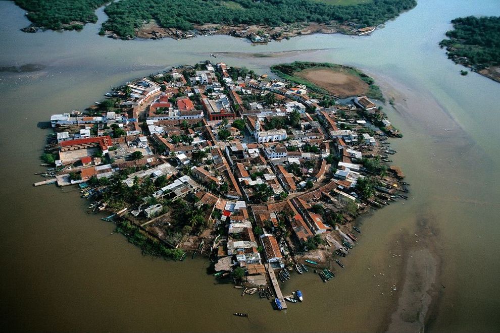 Мескальтитан – город на воде (12 фото)