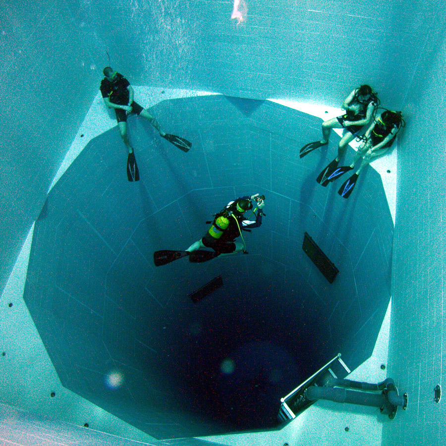 Бассейн Nemo 33 в Брюсселе