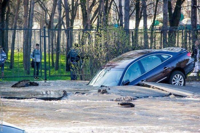 Фотографии утонувших машин ущербных водителей (47 фото)