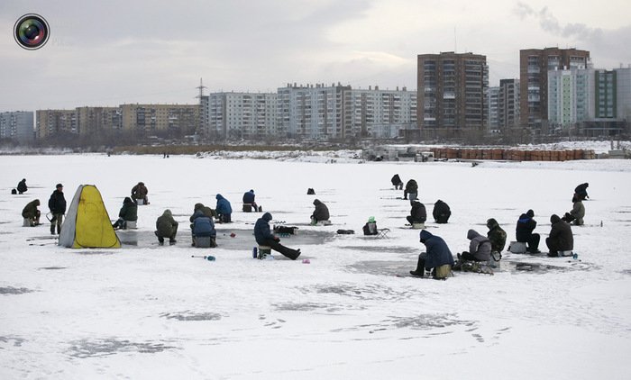 Рыбаки на зимней рыбалке (38 фото)