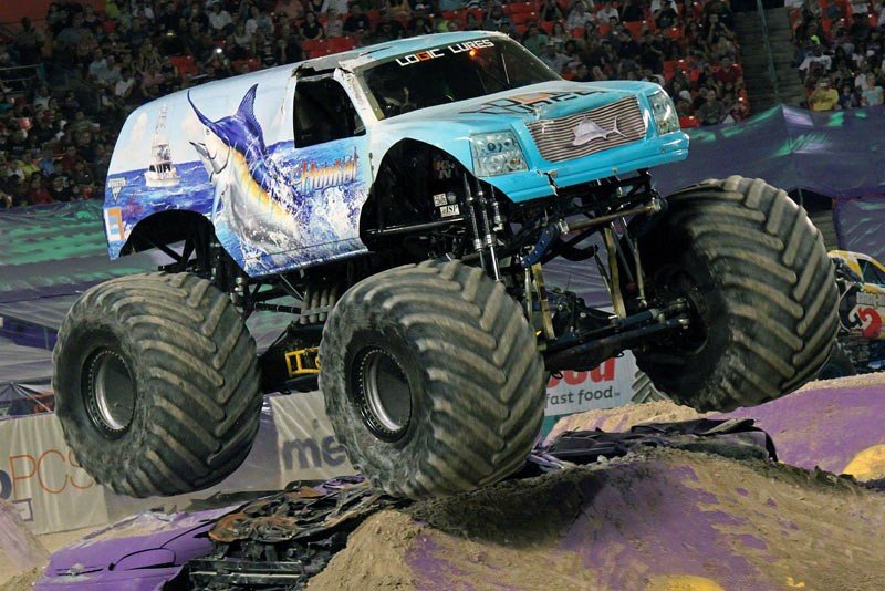 Monster Truck - автомобили устраивающие шоу (50 фото)