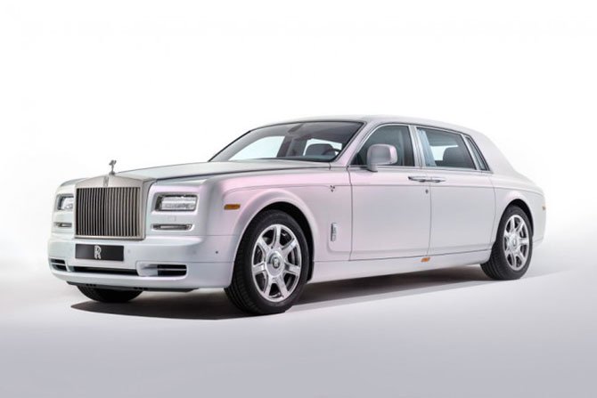 Автомобиль с шикарным интерьером Rolls-Royce Phantom Serenity